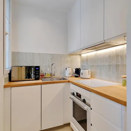 Calm Square Flat Apartment *