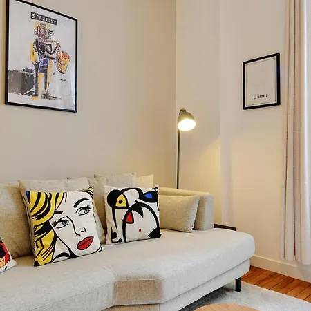 Calm Square Flat Apartment *